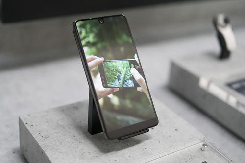 Startup sản xuất smartphone của cha đẻ Android dừng hoạt động