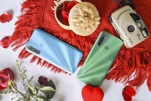 4 smartphone có màu sắc 'độc lạ', tặng Valentine đảm bảo nửa kia sẽ thích