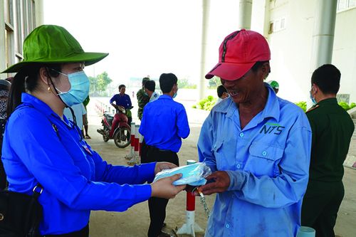 Giá bán khẩu trang y tế, dung dịch sát khuẩn phòng bệnh không tăng đột biến