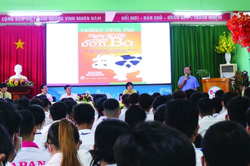 Bí thư Tỉnh ủy gặp gỡ 180 học viên lớp Tiếng Nhật