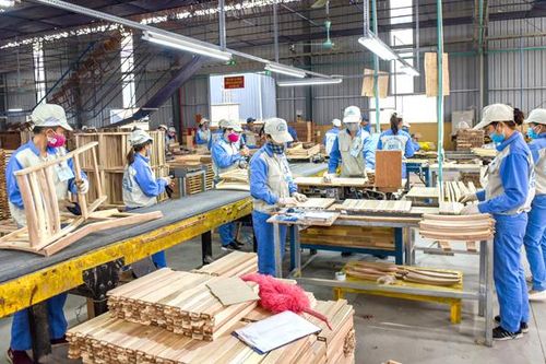Đẩy mạnh phát triển công nghiệp chế biến, vật liệu xây dựng, cơ khí