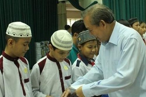 50 học sinh, sinh viên được nhận học bổng của Phó Thủ tướng Thường trực Trương Hòa Bình