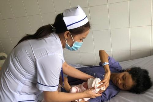 15 phút cứu sống mẹ, con sản phụ bị tim bẩm sinh nặng
