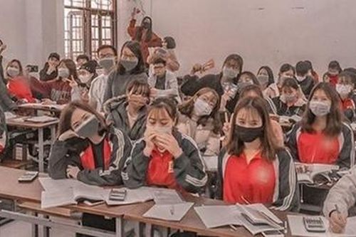 Hàng loạt trường đại học tiếp tục cho sinh viên nghỉ tránh dịch