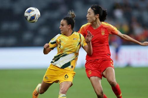 Cầu thủ Australia: Tuyển Việt Nam mạnh như Trung Quốc