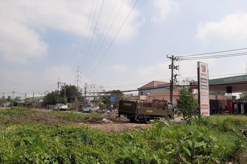 Hiện trường tiêu diệt Tuấn 'khỉ' vẫn đông nghịt người 'hóng'