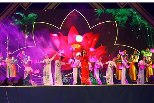 Lễ hội Làng Sen toàn quốc diễn ra trong 5 ngày