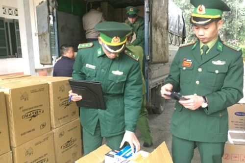 Ngăn chặn vận chuyển trái phép khẩu trang y tế sang Trung Quốc