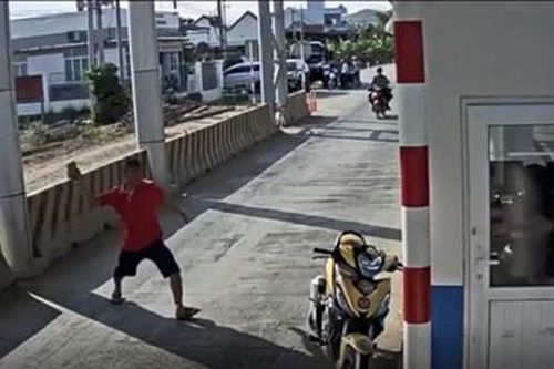 Trạm BOT Ninh Xuân bị 'tấn công'