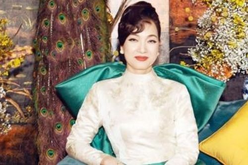 Nghệ sĩ nhân dân Lê Khanh thử làm gái già lắm chiêu