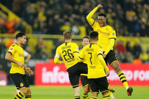 Dortmund áp sát ngôi đầu sau màn 'hủy diệt' Eintracht Frankfurt