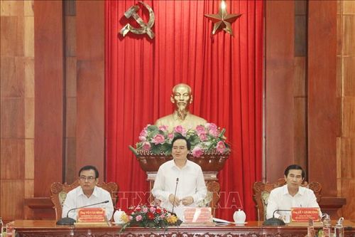 Bộ trưởng Bộ Giáo dục và Đào tạo Phùng Xuân Nhạ làm việc tại Tiền Giang