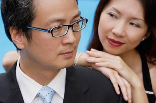 Vợ có vài trăm triệu nhưng khi tôi cần cũng không đưa