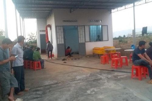 Về nhà ngoại ăn đám giỗ, 2 anh em ruột đuối nước tử vong