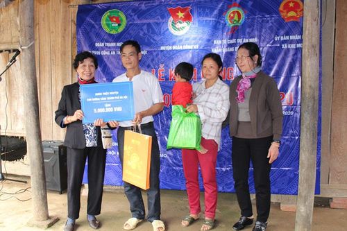 Khởi công 'Ngôi nhà khăn quàng đỏ' tại xã Khe Mo