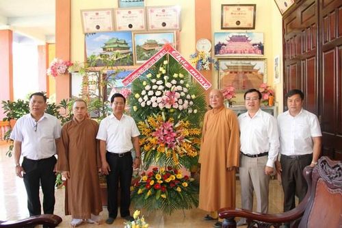 Lãnh đạo tỉnh BR-VT chúc mừng trường Phật học tỉnh