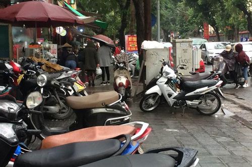 Tại một số tuyến phố trên địa bàn quận Hai Bà Trưng: Tái diễn vi phạm trật tự đô thị