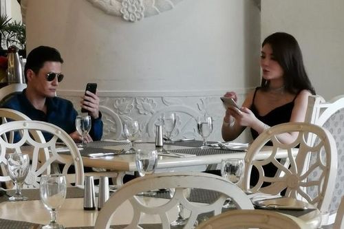 'Siêu vòng một' Từ Đông Đông tái hợp tình cũ