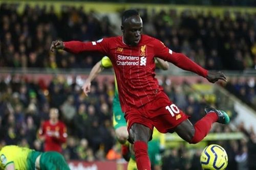 Thắng nhẹ Norwich 1-0, Liverpool chạm tay vào cúp vô địch