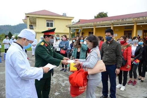 Lào Cai: 52 người nghi nhiễm Covid-19 được rời khu cách ly trở về nhà