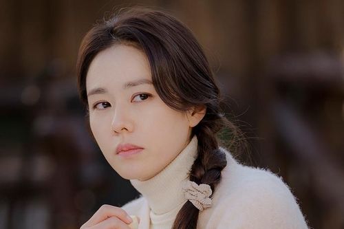 'Hạ cánh nơi anh': Bộ ảnh đẹp lung linh của Son Ye Jin