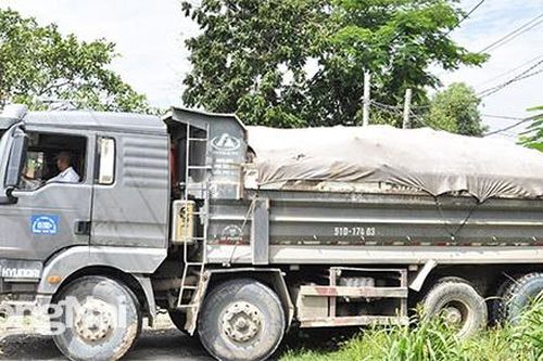 Kiên quyết xử lý xe chở quá tải