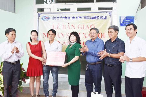 Bàn giao nhà 'An sinh xã hội'