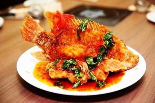 Cá chiên sốt chua ngọt