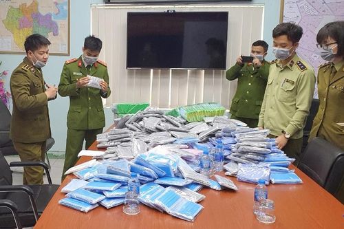 Xử lý gần 4.500 vụ đầu cơ, nâng giá bán khẩu trang