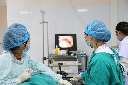 Ăn nhiều canh măng nấu bì lợn, nữ bệnh nhân bị loét dạ dày phải mổ cấp cứu