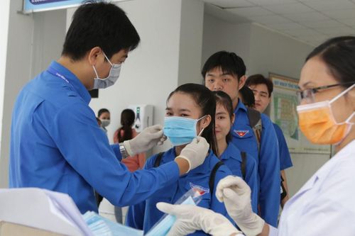 Một trường học tại TP.HCM cho học sinh nghỉ hết tháng 3