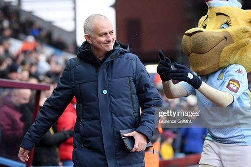 Man City bị phạt, Mourinho đòi chức vô địch Premier League cho... MU