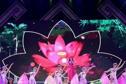 Nhiều hoạt động nghệ thuật hấp dẫn tại Lễ hội Làng Sen 2020