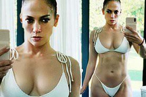 Jennifer Lopez mặc bikini căng đầy sức sống tuổi 50