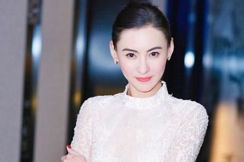 Trương Bá Chi và Vương Phi cùng đọ mặt mộc, dân mạng xôn xao: 'Đã hiểu vì sao Tạ Đình Phong yêu say đắm Vương Phi'
