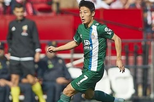 Cầu thủ Trung Quốc cho Messi 'hít khói' là ai?
