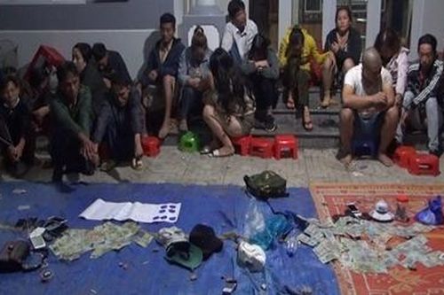 Triệt phá ổ xóc đĩa sát phạt nhau lên tới cả trăm triệu đồng