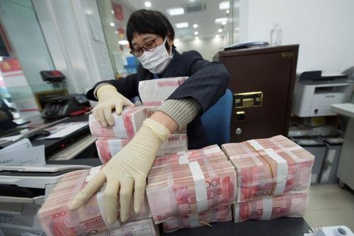 Ngân hàng Trung Quốc tiêu hủy tiền ở khu vực có nguy cơ lây nhiễm Covid-19