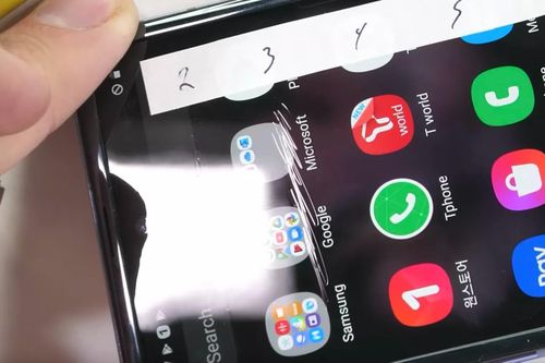 Độ bền màn hình Galaxy Z Flip vẫn bị nghi ngờ