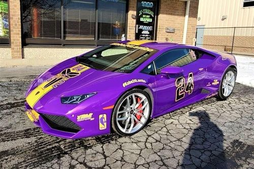 Lamborghini Huracan với lớp áo tím tưởng nhớ Kobe Bryant
