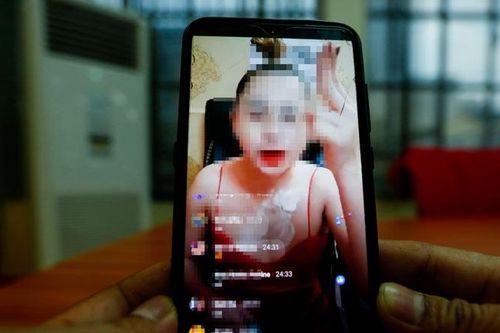 Ông Hun Sen ra lệnh xử lý phụ nữ ăn mặc gợi cảm để bán hàng online