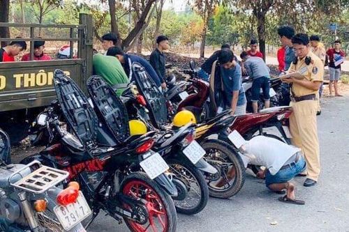 Cảnh sát bao vây, hàng trăm 'quái xế' Bình Dương chạy tán loạn