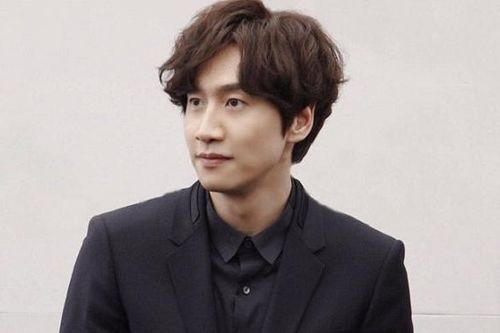 'Hoàng tử Châu Á' Lee Kwang Soo dừng quay 'Running Man' do tai nạn giao thông