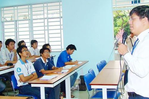 Giảng viên đại học có phải viên chức?