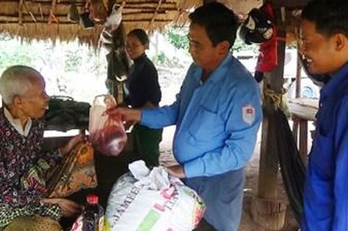 Bước chân không mỏi đi tìm đồng đội bên nước bạn