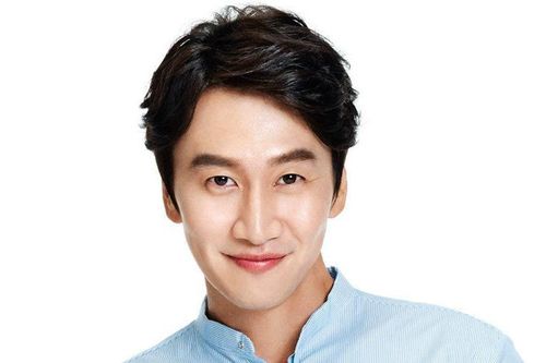 'Anh hươu' Lee Kwang Soo phải phẫu thuật