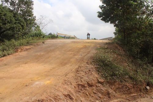 Cầu 30 tỷ hoàn thành nhiều năm chưa có đường dẫn