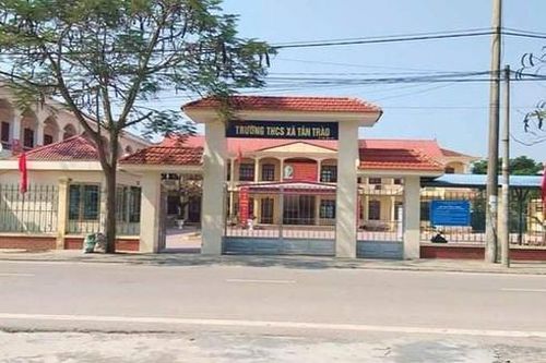 Sơ ý làm cháy lọ cồn phòng thí nghiệm, hai cô giáo bị bỏng nặng