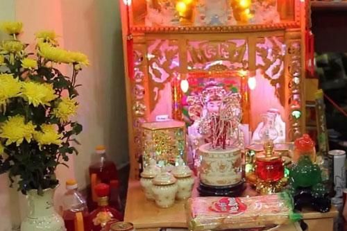 Phạm những sai lầm sau khi đặt bàn thờ Thần Tài khiến gia chủ làm ăn lụi bại, tiền bạc 'đội nón ra đi'