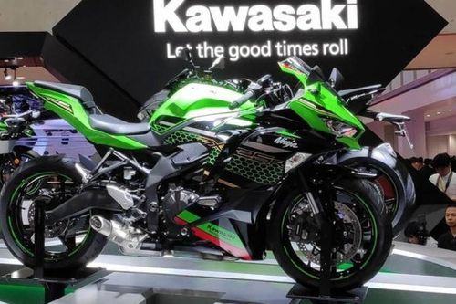 'Quỷ vương 4 máy' Kawasaki Ninja ZX-25R sắp bán tại Việt Nam?